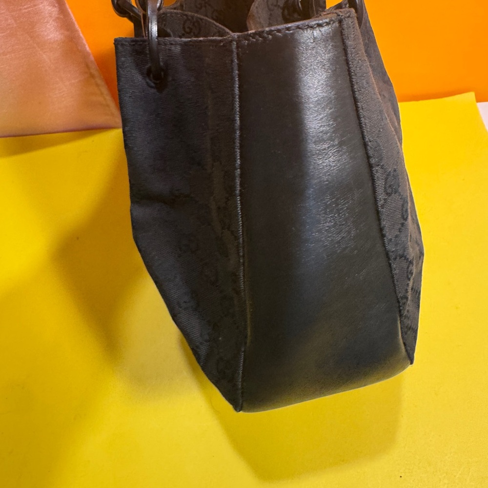 Gucci Black Monogram Tote hand bag comes with personal wallet in good condition - Picture 11 of 16